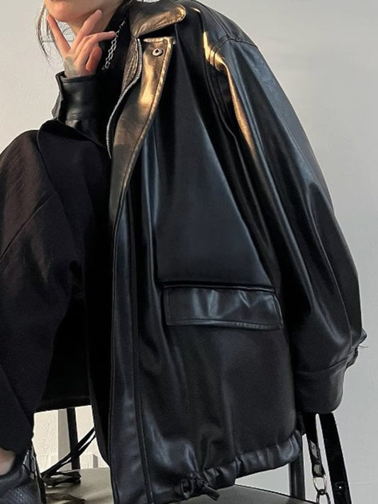 Chaqueta oversize de piel vegana negra con cierre de cremallera