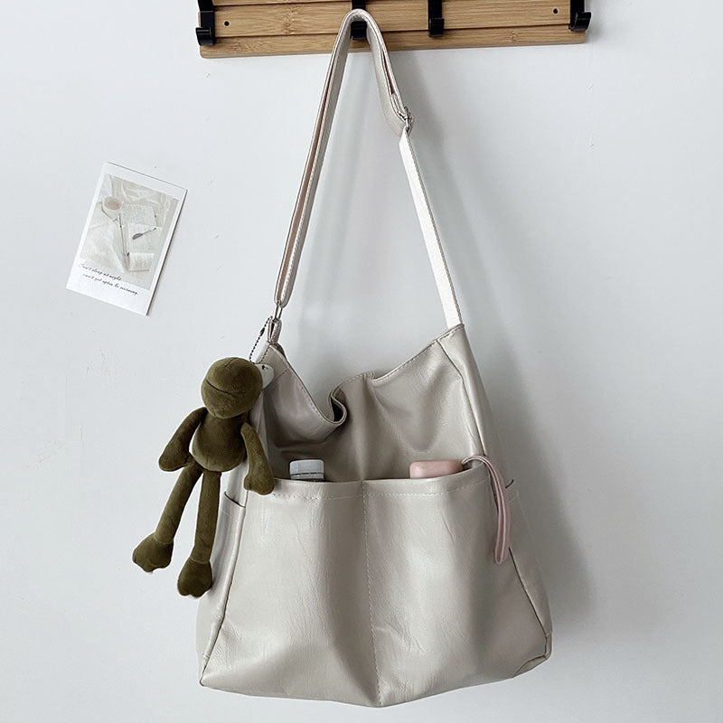 Stephanie - Bolso de gran capacidad fabricado en piel vegana suave y estructurada