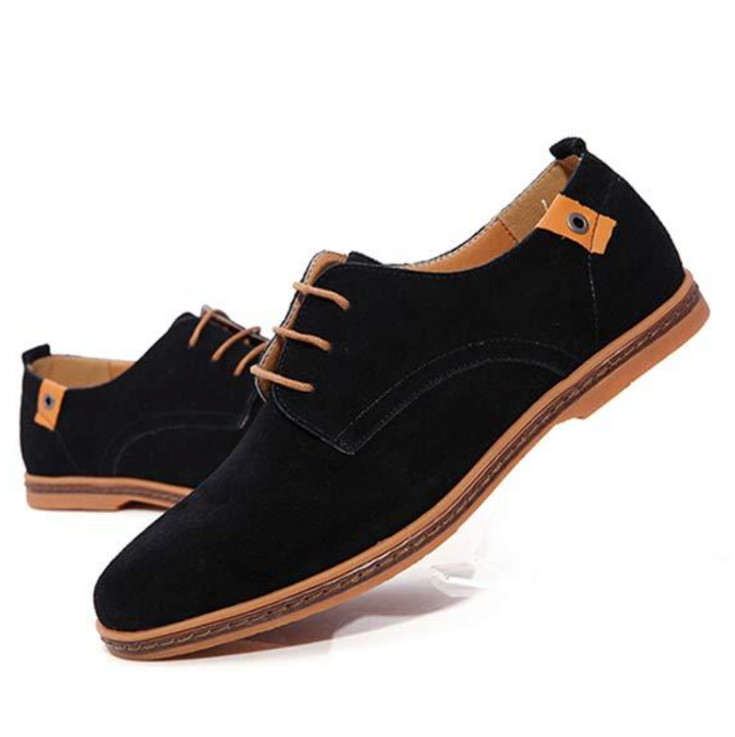 Zapatillas de hombre con puntera de almendra atemporal