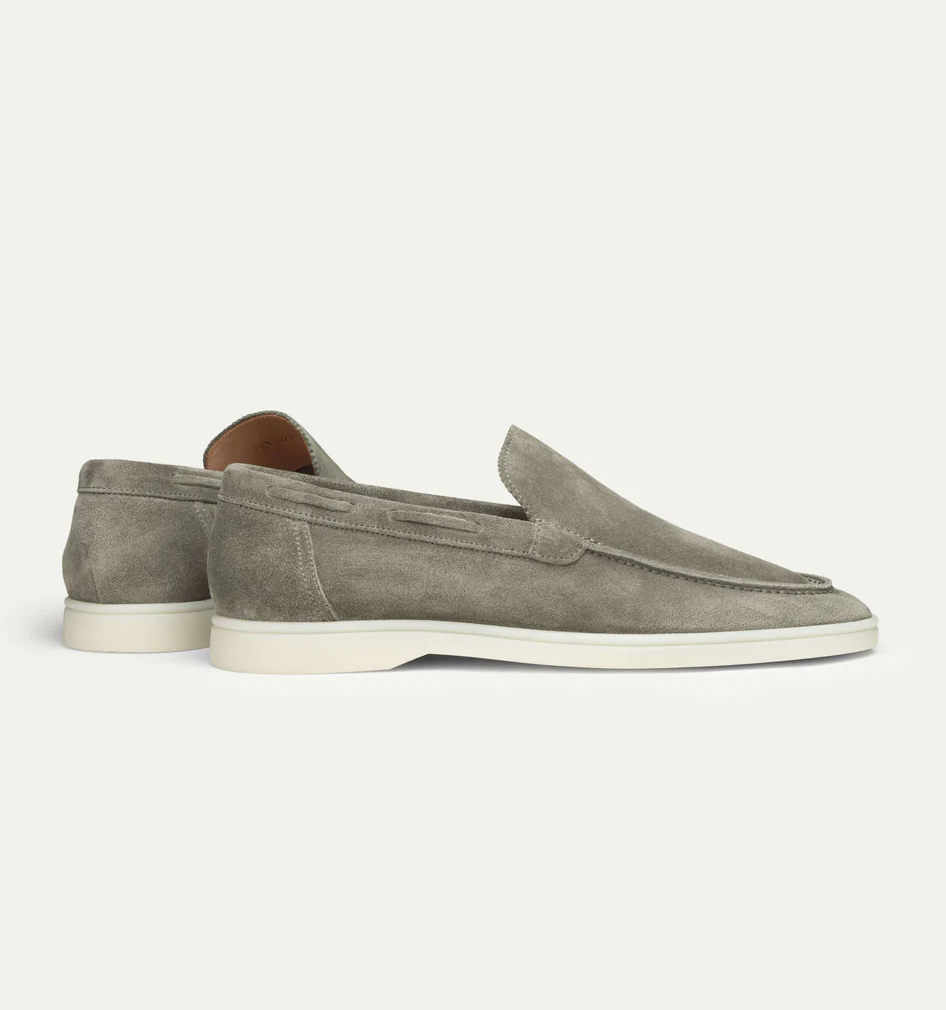 Elegantes mocasines de piel para hombre: cómodos y con estilo