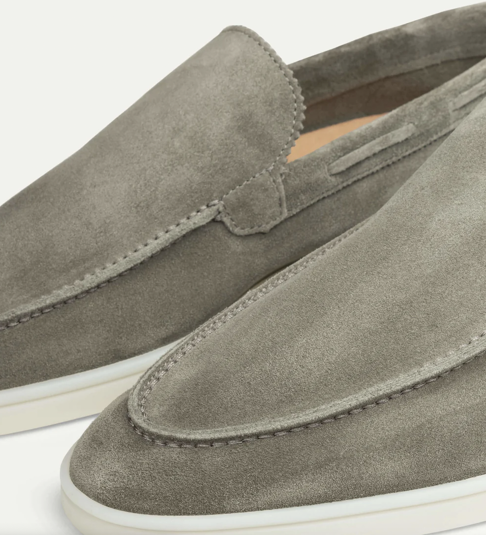 Elegantes mocasines de piel para hombre: cómodos y con estilo