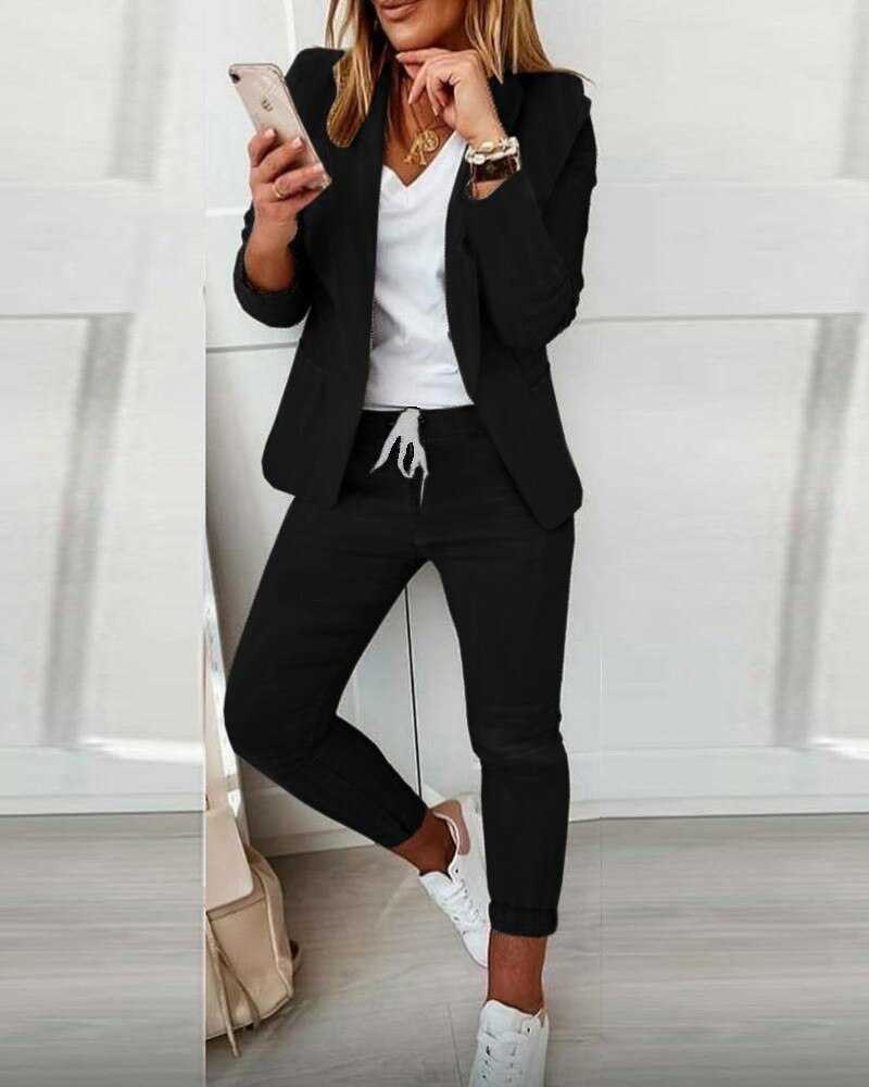 Valor | blazer entallado y cómodo pantalón con cordón