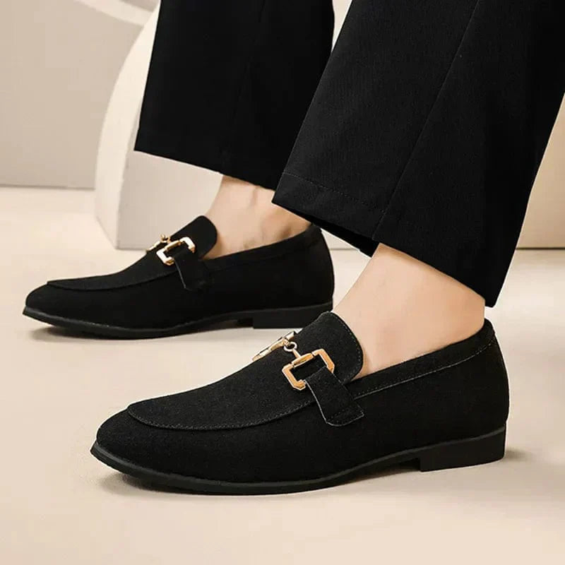 Nero - Mocasines de ante con hebilla metálica