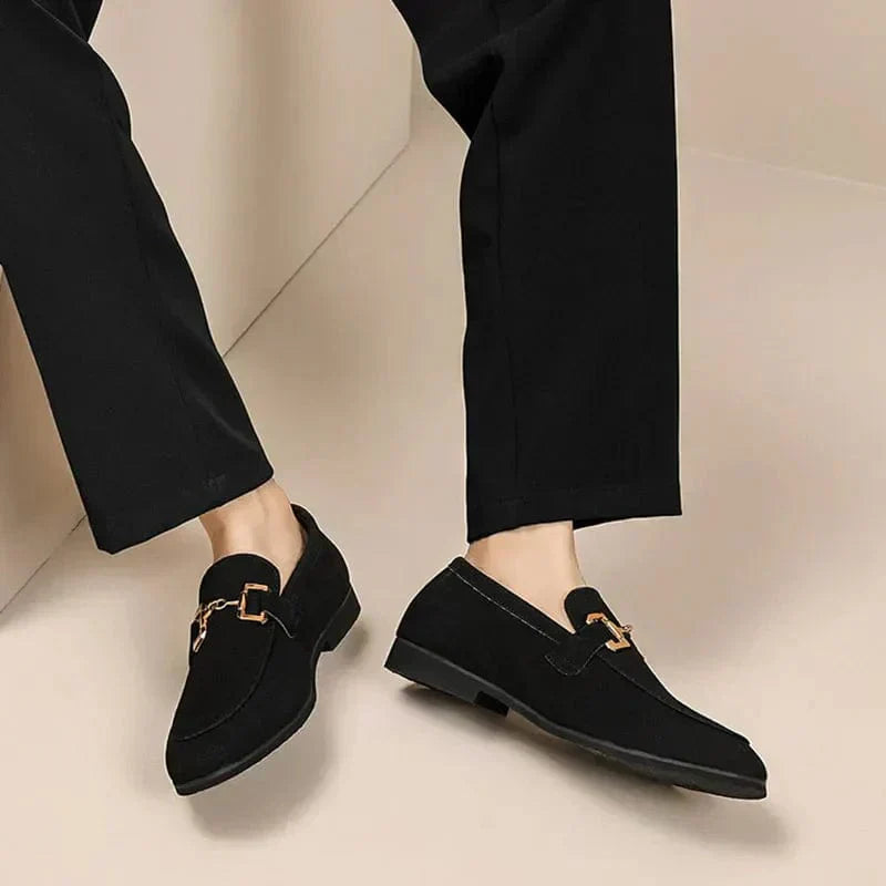 Nero - Mocasines de ante con hebilla metálica