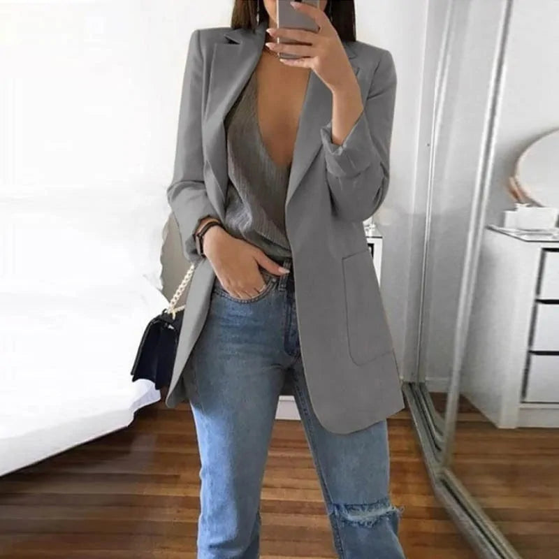 Evelina Blazer ejecutiva