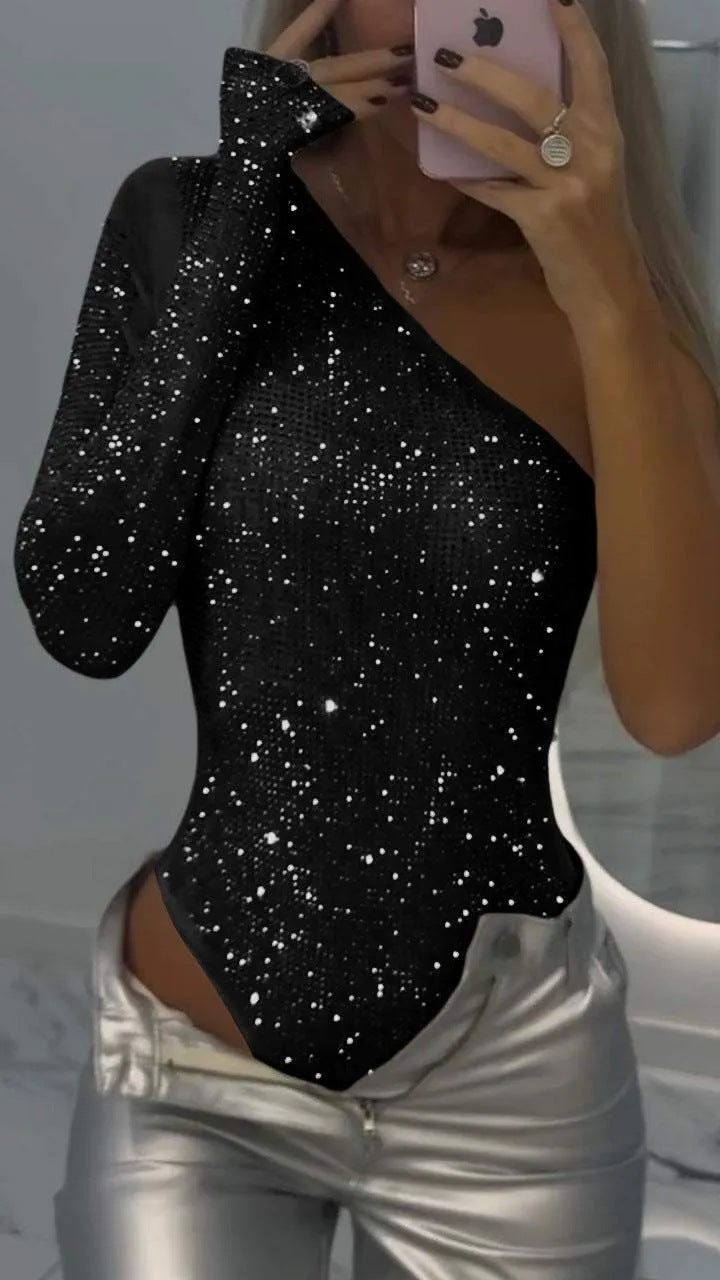 Top de un hombro con lentejuelas de strass