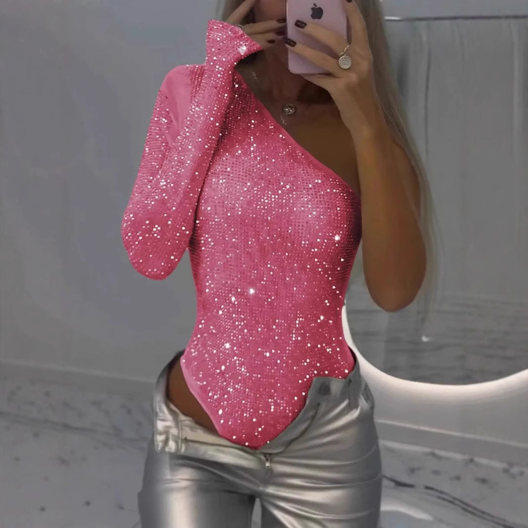 Top de un hombro con lentejuelas de strass