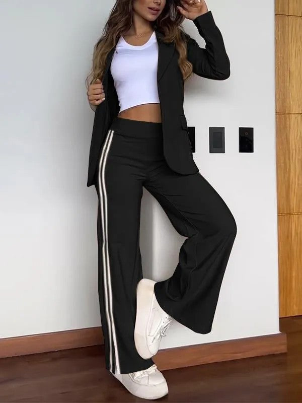 Traje con solapa y pantalón ancho