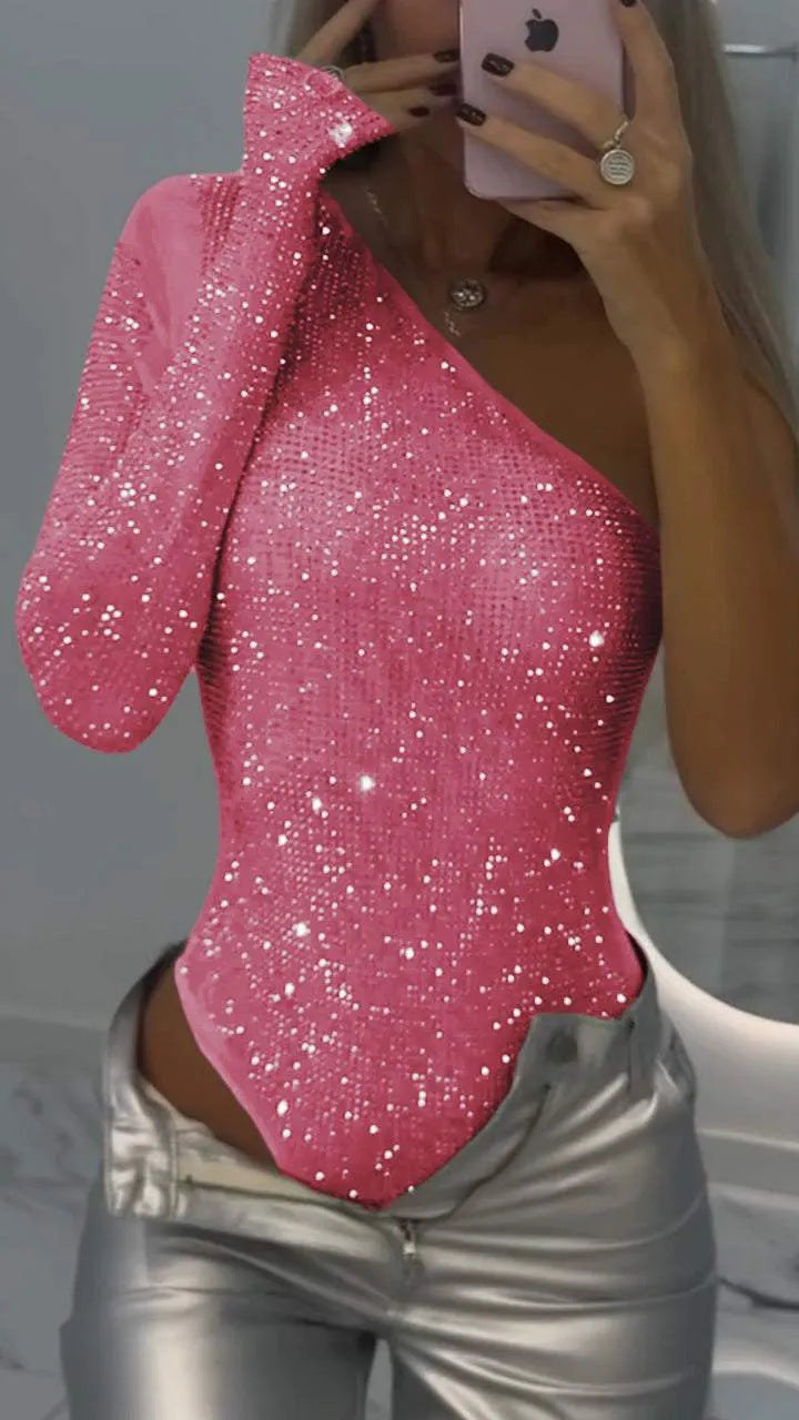 Top de un hombro con lentejuelas de strass