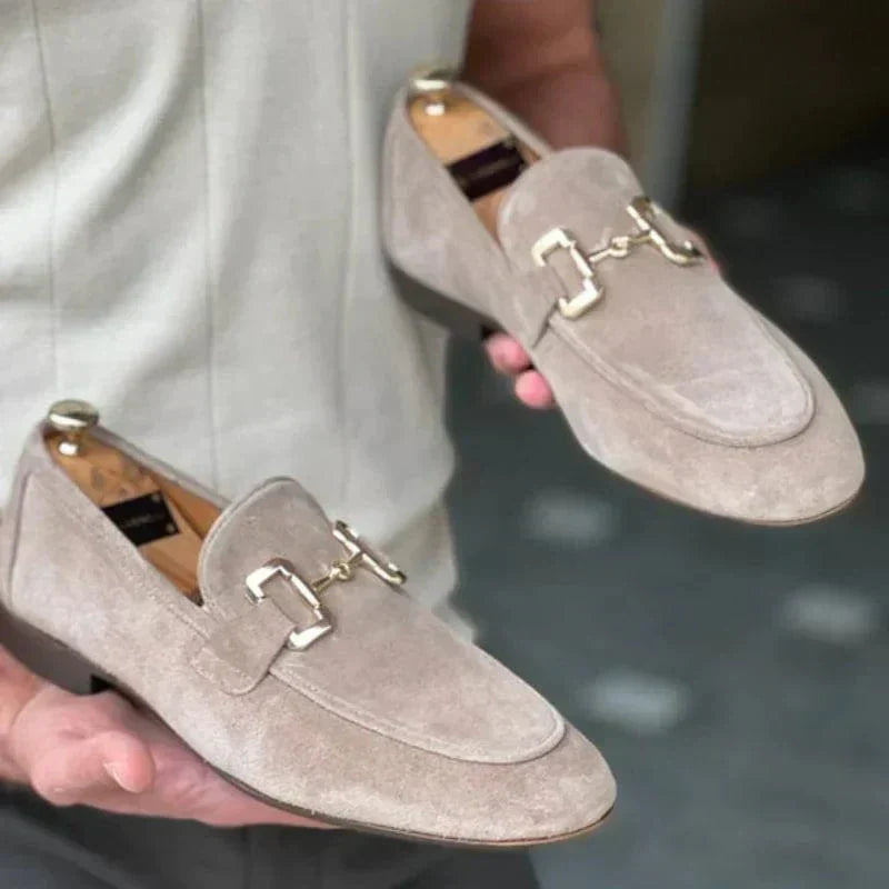 Nero - Mocasines de ante con hebilla metálica