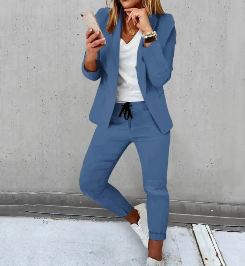 Valor | blazer entallado y cómodo pantalón con cordón