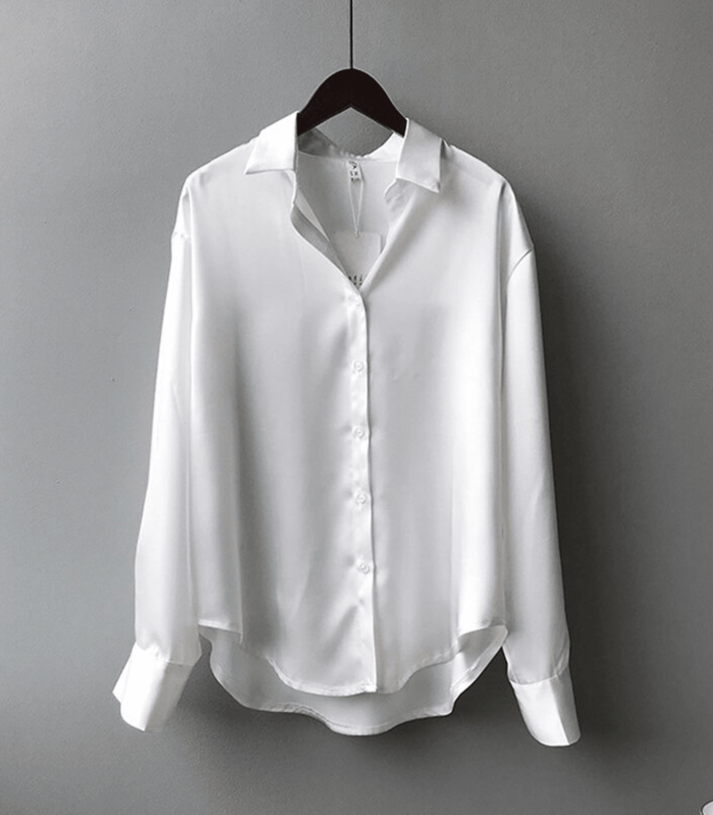 Blusa de satén de seda con botones